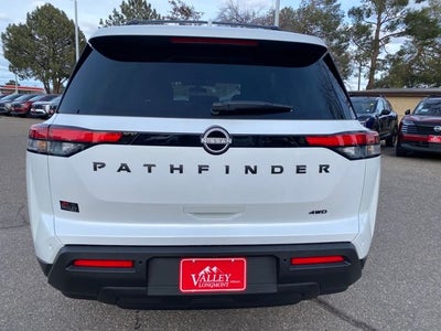 2025 Nissan Pathfinder SV