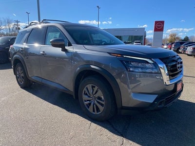 2025 Nissan Pathfinder SV