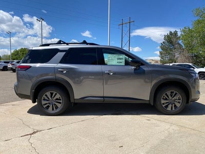 2026 Nissan Pathfinder SV