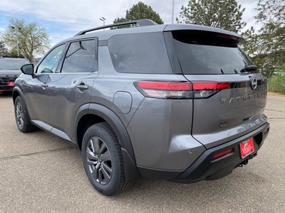 2026 Nissan Pathfinder SV