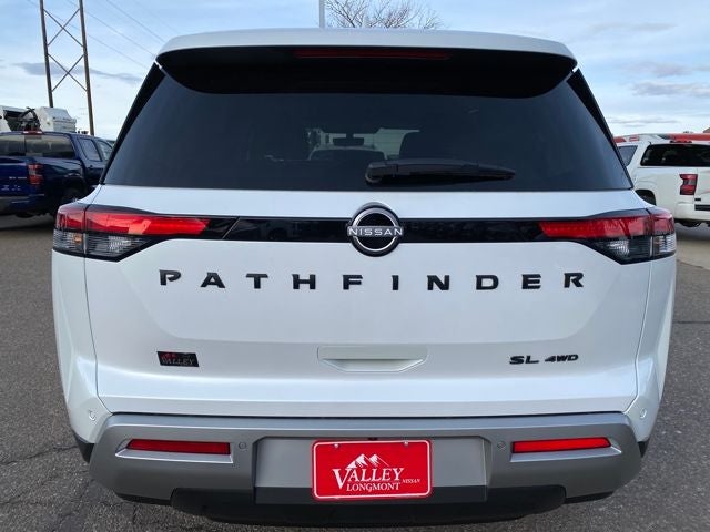 2025 Nissan Pathfinder SL