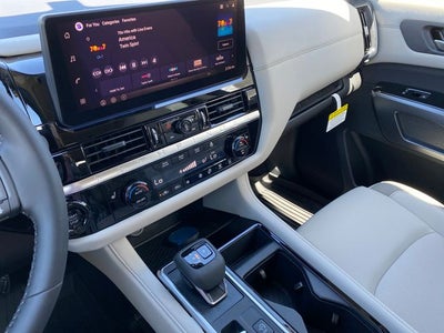 2026 Nissan Pathfinder SL