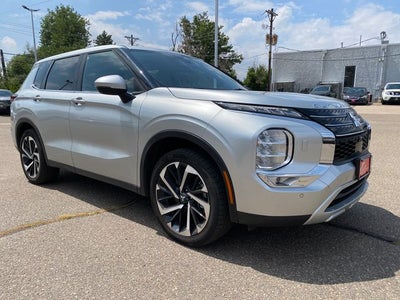 2024 Mitsubishi Outlander SE