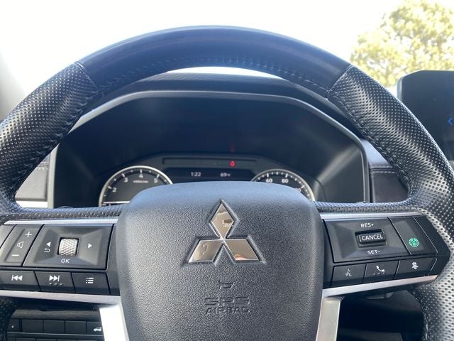 2024 Mitsubishi Outlander Base