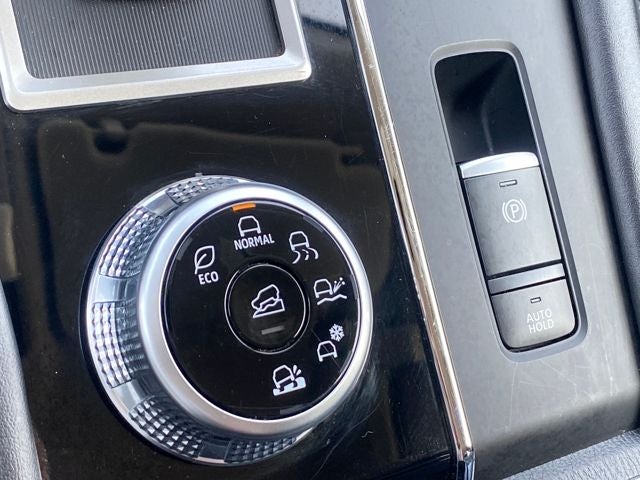 2024 Mitsubishi Outlander Base