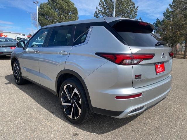 2024 Mitsubishi Outlander Base