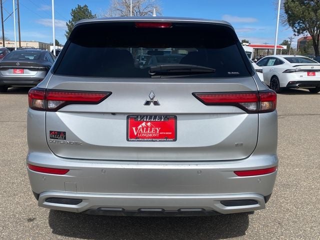 2024 Mitsubishi Outlander Base