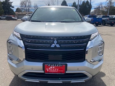 2024 Mitsubishi Outlander Base