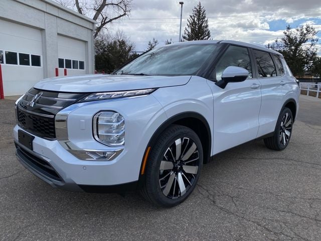 2026 Mitsubishi Outlander Base