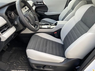 2026 Mitsubishi Outlander Base