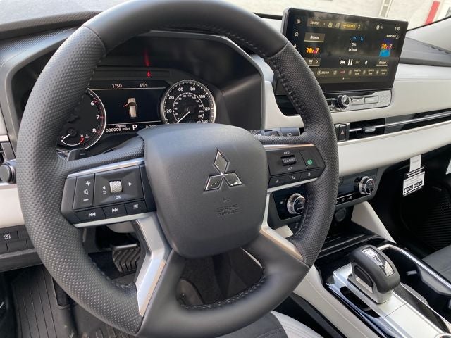 2026 Mitsubishi Outlander Base