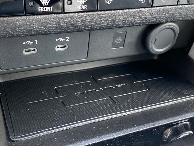 2026 Mitsubishi Outlander Base