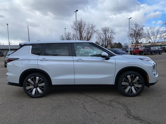 2026 Mitsubishi Outlander Base