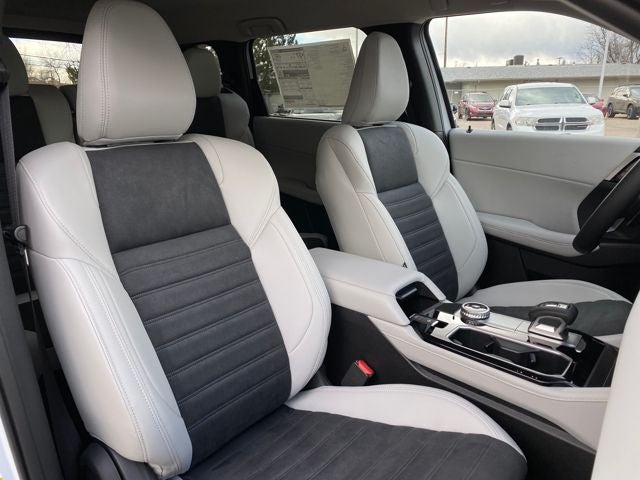 2026 Mitsubishi Outlander Base