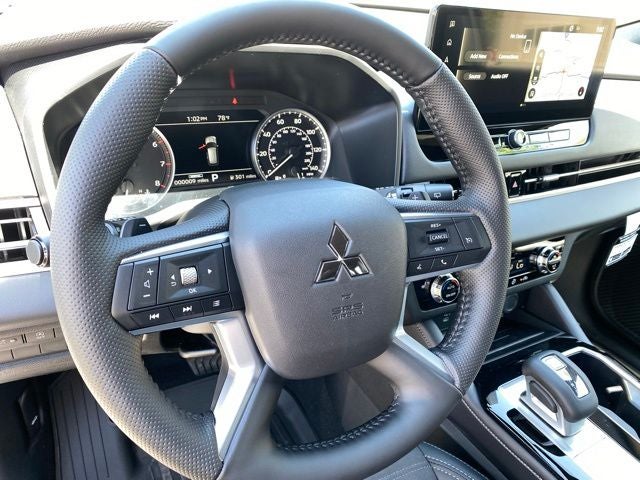 2026 Mitsubishi Outlander LE
