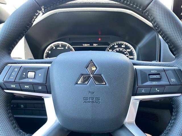 2026 Mitsubishi Outlander LE