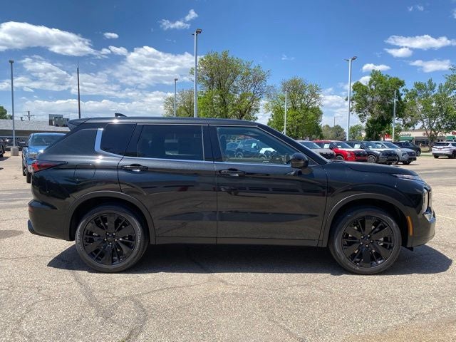 2026 Mitsubishi Outlander LE