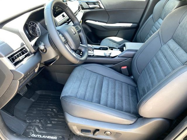 2026 Mitsubishi Outlander LE