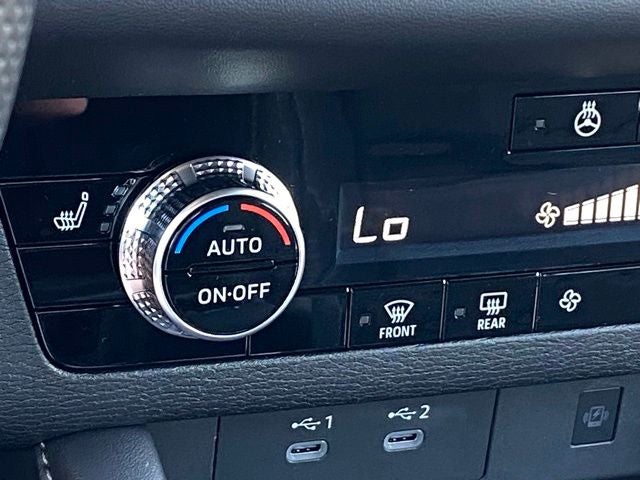 2026 Mitsubishi Outlander LE