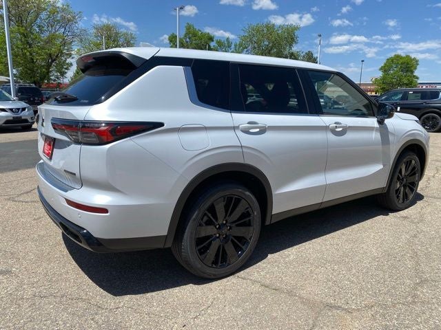 2026 Mitsubishi Outlander LE