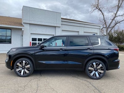 2026 Mitsubishi Outlander SE