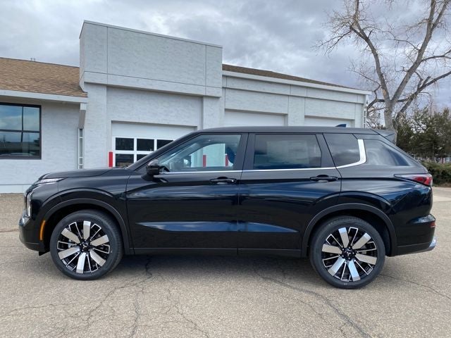 2026 Mitsubishi Outlander SE