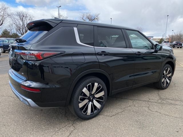 2026 Mitsubishi Outlander SE