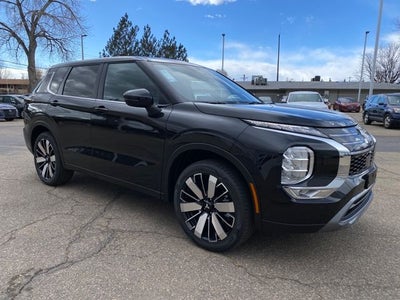 2026 Mitsubishi Outlander SE