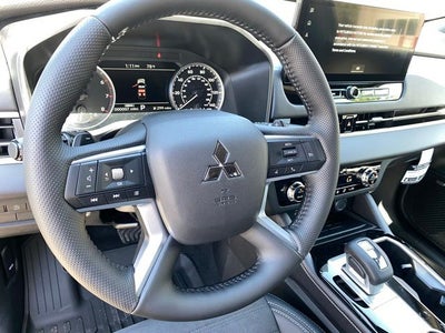 2026 Mitsubishi Outlander LE