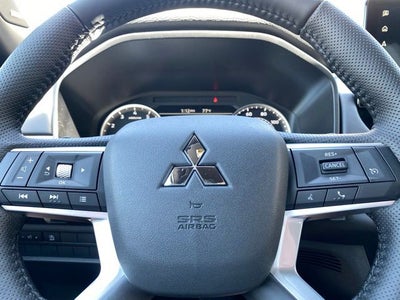 2026 Mitsubishi Outlander LE