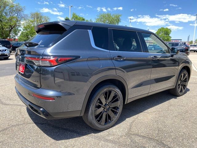 2026 Mitsubishi Outlander LE