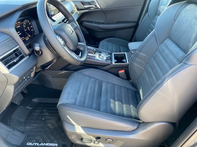 2025 Mitsubishi Outlander PHEV SE