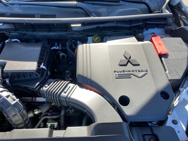 2025 Mitsubishi Outlander PHEV SE