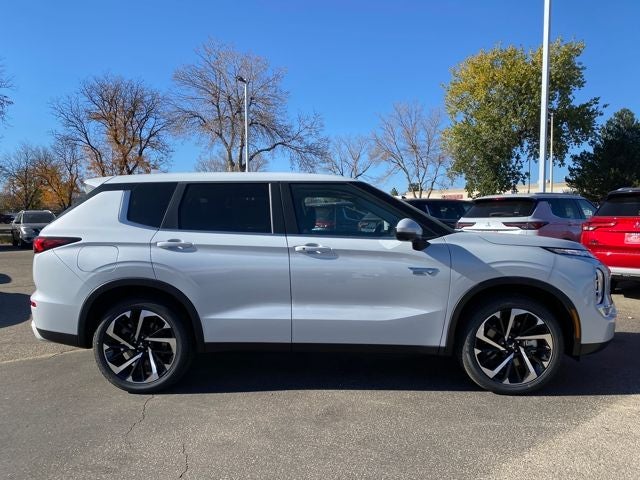 2025 Mitsubishi Outlander PHEV SE