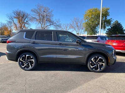 2025 Mitsubishi Outlander PHEV SE
