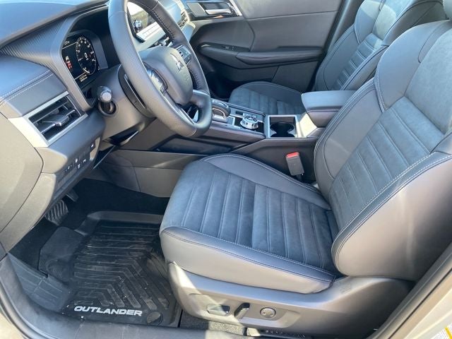 2025 Mitsubishi Outlander PHEV SE