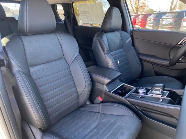 2025 Mitsubishi Outlander PHEV SE