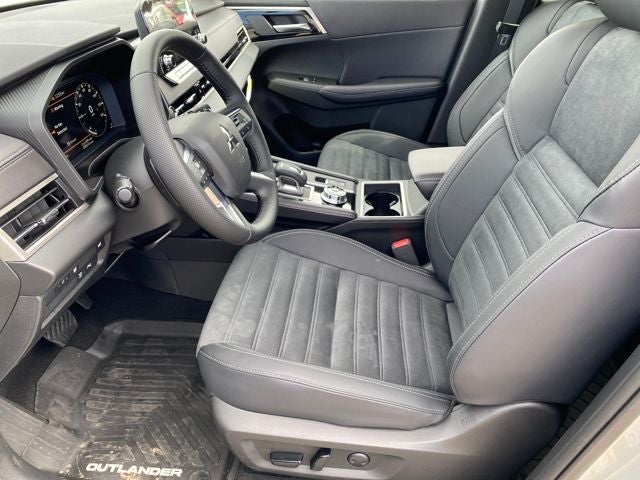 2025 Mitsubishi Outlander PHEV SE