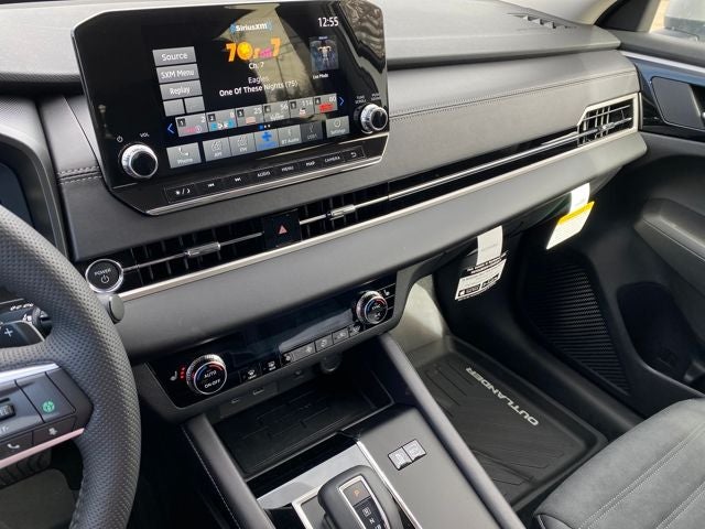 2025 Mitsubishi Outlander PHEV SE