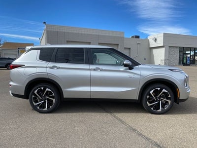 2025 Mitsubishi Outlander PHEV SE