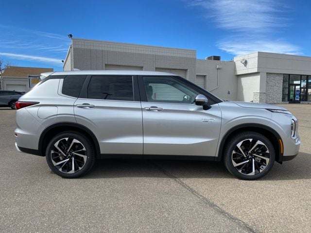 2025 Mitsubishi Outlander PHEV SE