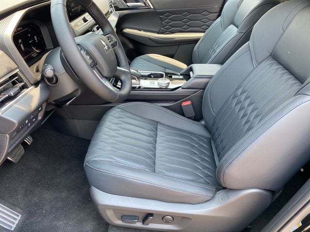 2026 Mitsubishi Outlander PHEV SEL