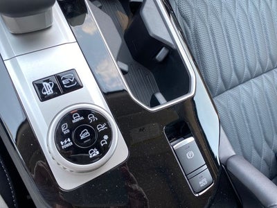 2026 Mitsubishi Outlander PHEV SEL