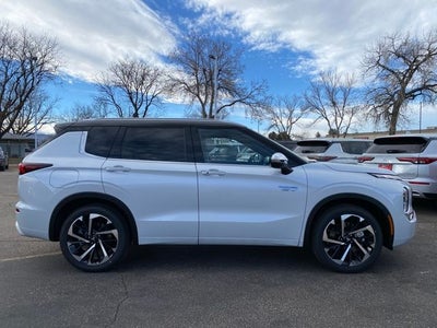 2025 Mitsubishi Outlander PHEV SEL
