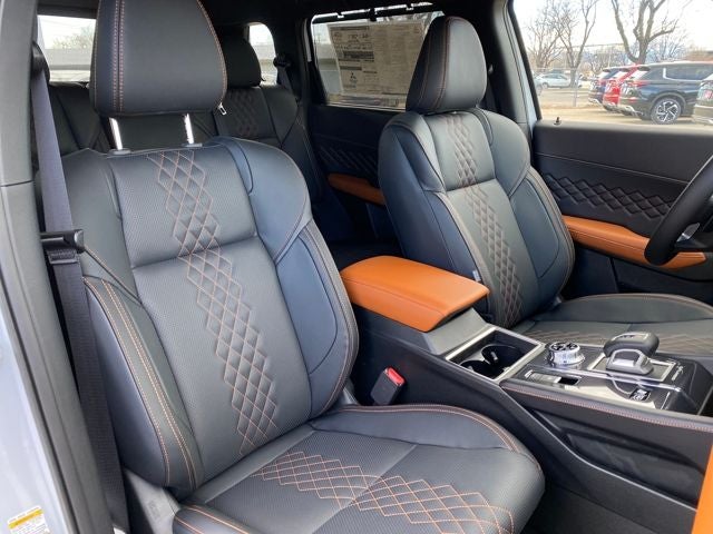 2025 Mitsubishi Outlander PHEV SEL