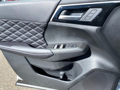 2025 Mitsubishi Outlander PHEV SEL