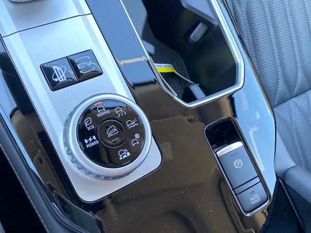 2026 Mitsubishi Outlander PHEV SEL