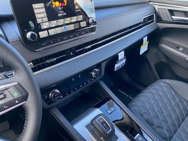 2025 Mitsubishi Outlander PHEV SEL