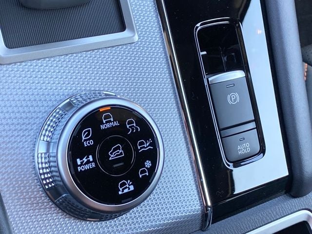 2025 Mitsubishi Outlander PHEV SEL