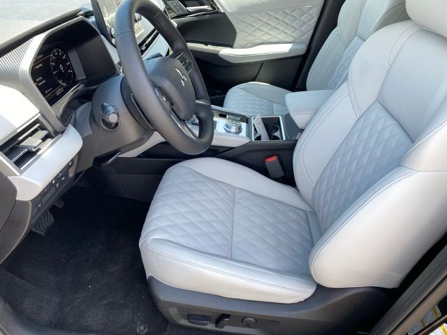 2025 Mitsubishi Outlander PHEV Platinum Edition